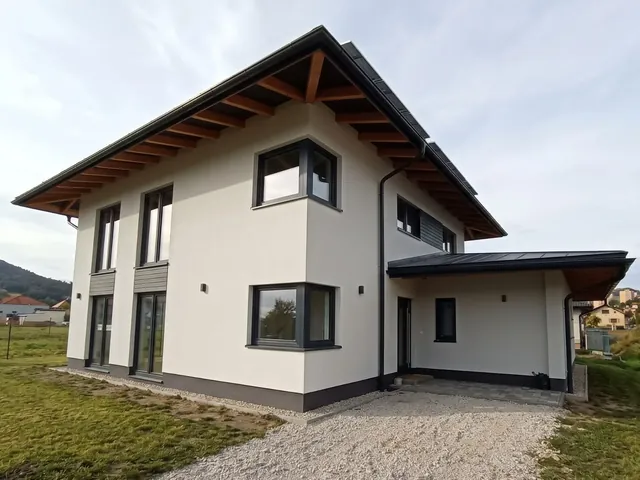 Dokončená nízkoenergetická novostavba